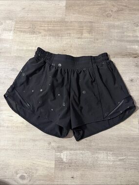 Women’s Lululemon Hotty Hot Short II polka dot logo 🖤